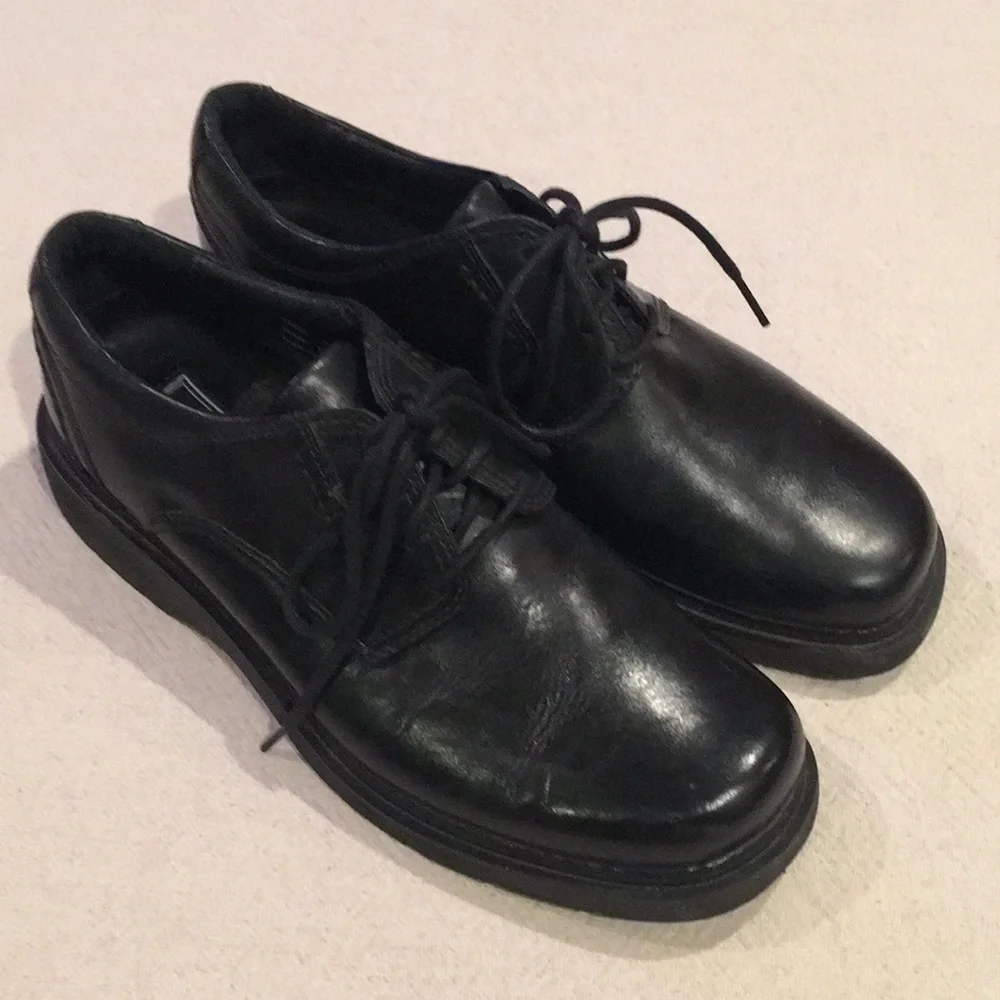 Clarks | EUC Men’s Black Oxfords 9